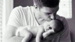 Стихотворение "В слезинке маленькой -душа" Автор Людмила Комиссарова, читает Ингвар Нитомак