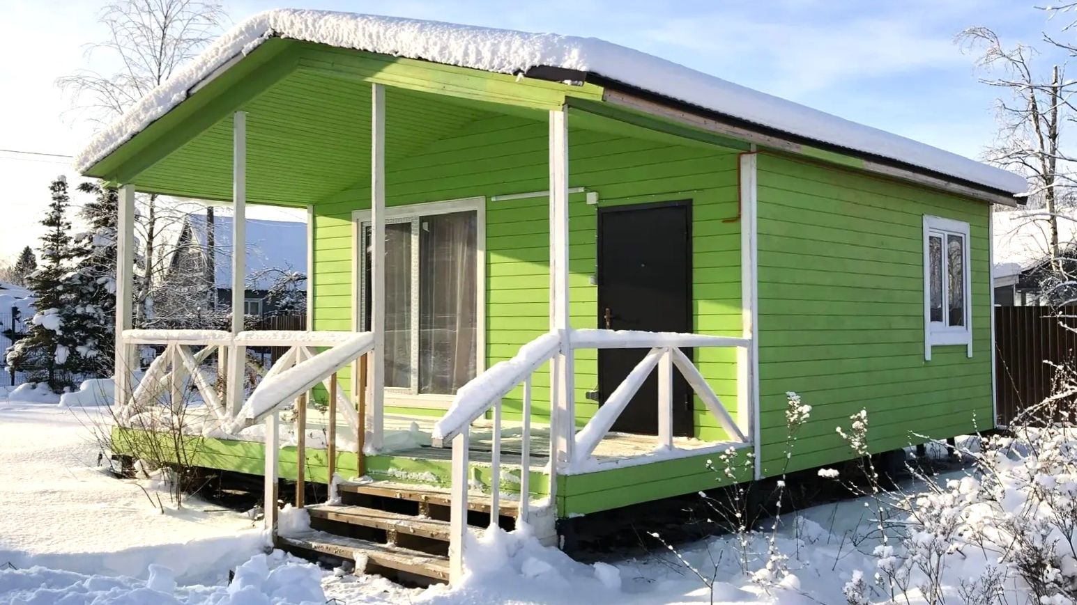 Продам небольшой домик с участком в СНТ Кировец Лен.обл.