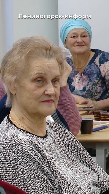 «Просят ещё»: переписка в деревенском чате вдохновила сельского учителя на стихи смотреть онлайн