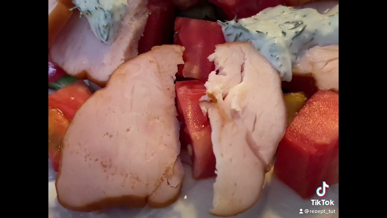 ТЁПЛЫЙ САЛАТ С БАКЛАЖАНАМИ И КОПЧЁННОЙ ГРУДКОЙ #салатсбаклажанами #салаты #салат