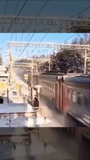 Мужчина едва не попал под электричку на Ярославском направлении