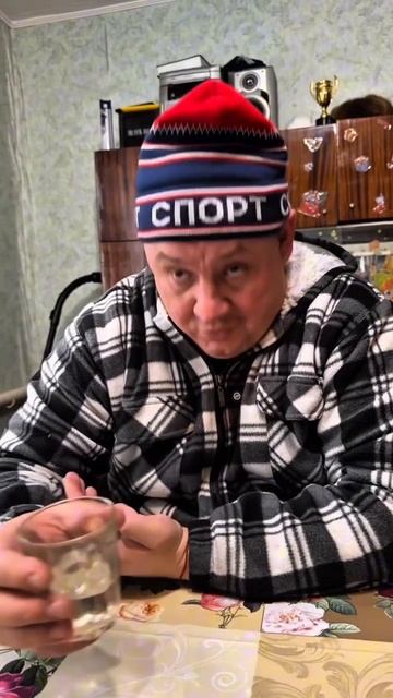 ЛЮТЫЕ ДЕДЫ И БАТЁК 😁 #деды #юмор #батёк смотреть онлайн