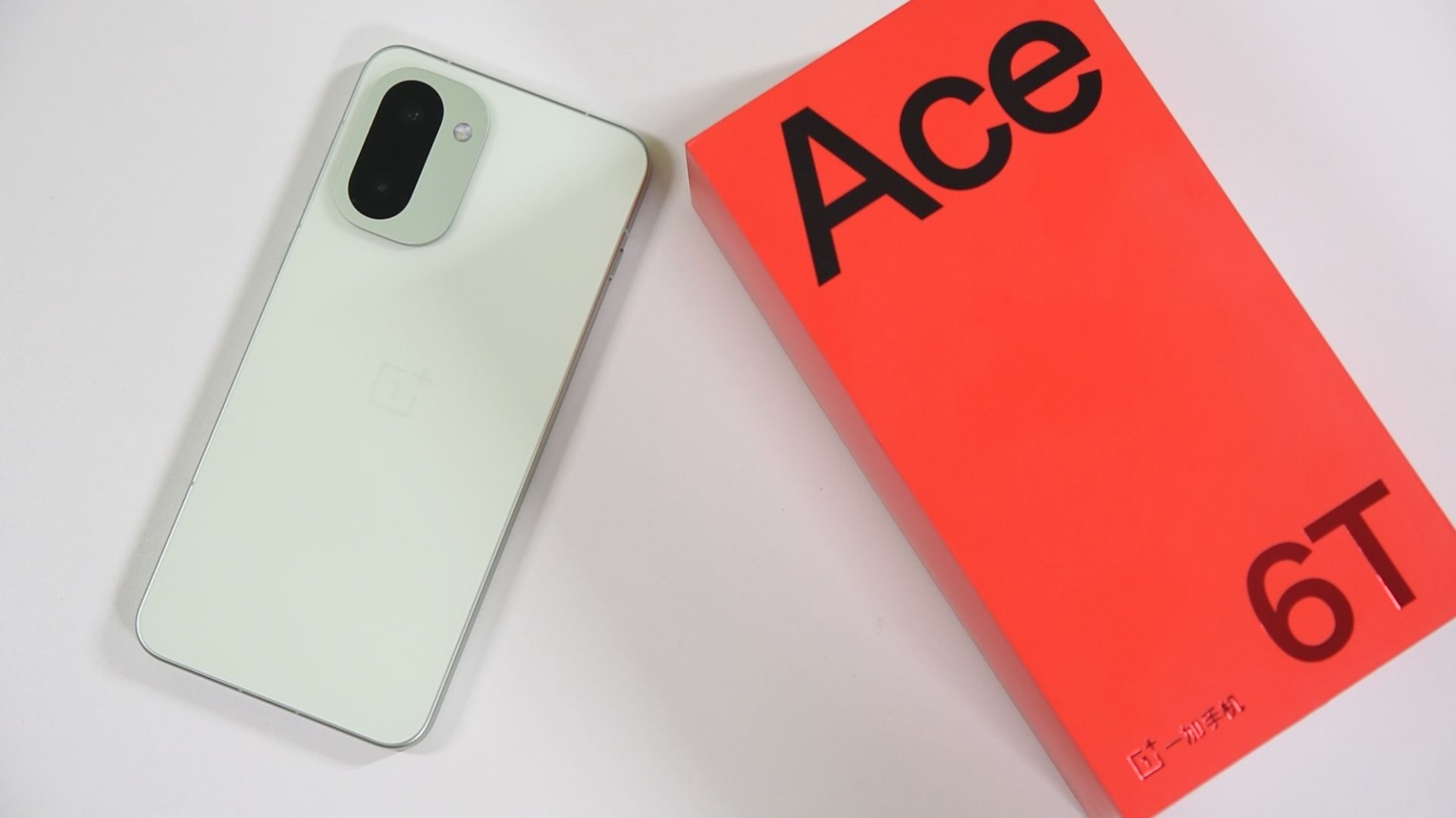 OnePlus Ace 6T Очень сильный конкурент смотреть онлайн