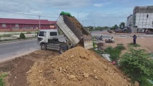 Строим дорогу - все засыпаем и разравниваем