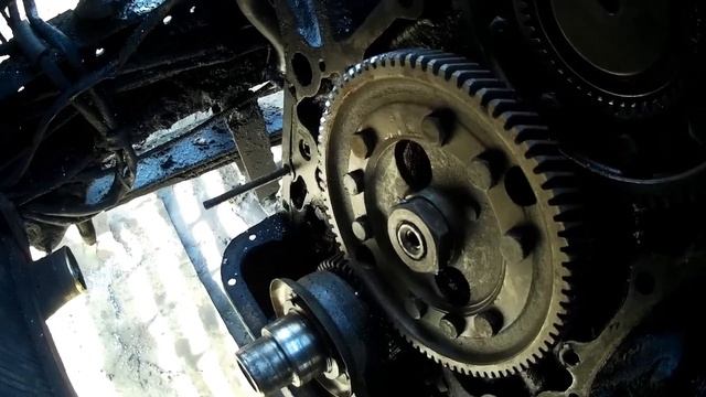 МАЗ- 5432. Собираем двигатель ЯМЗ. день 1й. Устанавливаем шестерню на распредвал. смотреть онлайн