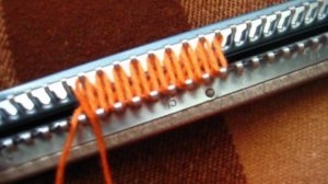 5. Вязание на ручной вязальной машинке "Ивушка". Вязание резинки. Обвод петель "змейкой"