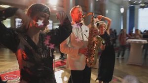 "  Этот странный звук бах , бах  ...  "  Музыкальная шкатулка