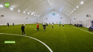 Первая тренировка шушенских футболистов в манеже "Факел"