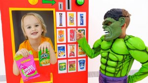 Крис и Детские истории о супергероях и волшебных костюмах.