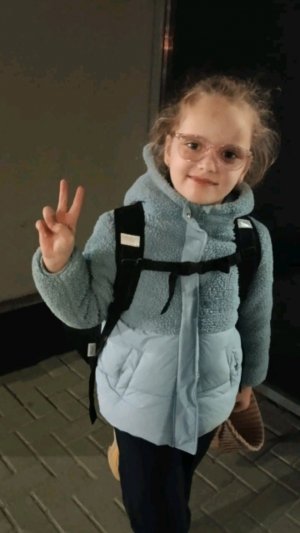 собираю рюкзак в школу