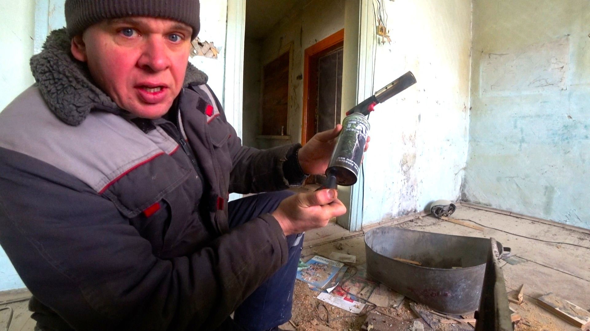 Ремонт в заброшеном доме, борьба со штукатуркой. Кто победит. рутюб смотреть онлайн