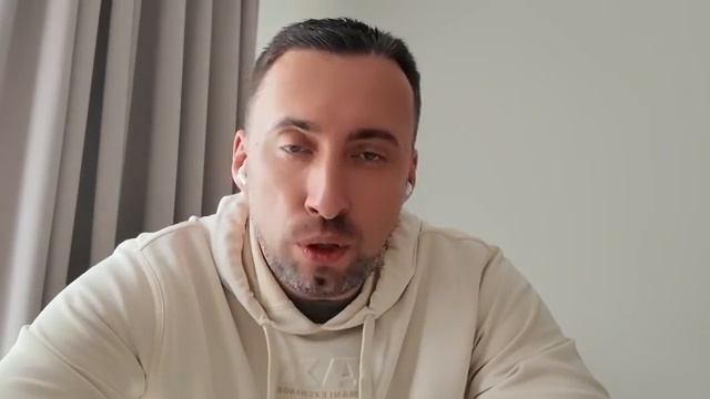 ВСУШНЫЙ БЛОГЕР ГУЛЯЮЩИЙ ПО КУПЯНСКУ. ДОЛГО В МЕДИА ПЕРЕМОГАТЬ БУДЕТЕ _ ВСЯ ВАША ЖИЗНЬ-КИНО-КОМЕДИЯ.m смотреть онлайн