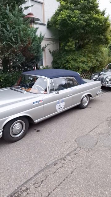 Mercedes 220 SE смотреть онлайн