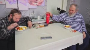 Суровая жизнь сибирских пенсионеров и сына зимой ПОДВАЛ ИЛЬИЧА