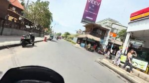 Беженец🇮🇩Бали. ЧТО БЫЛО С БАЛИЙКОЙ？! В ЛУХУРИ ОТЕЛЕ. Д