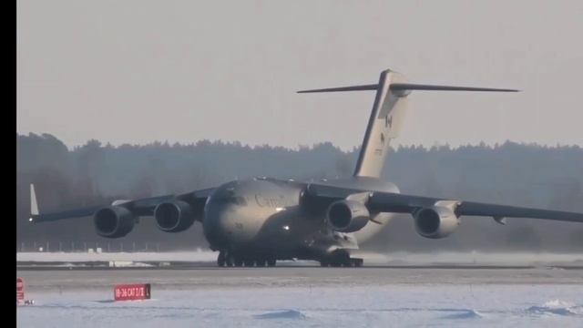 Крутой взлёт самолёта CC-177 Globemaster Lll