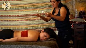 Донья Эсперанса АСМР: вибрационный массаж всего тела и растирание шеи в Куэнке, Эквадор