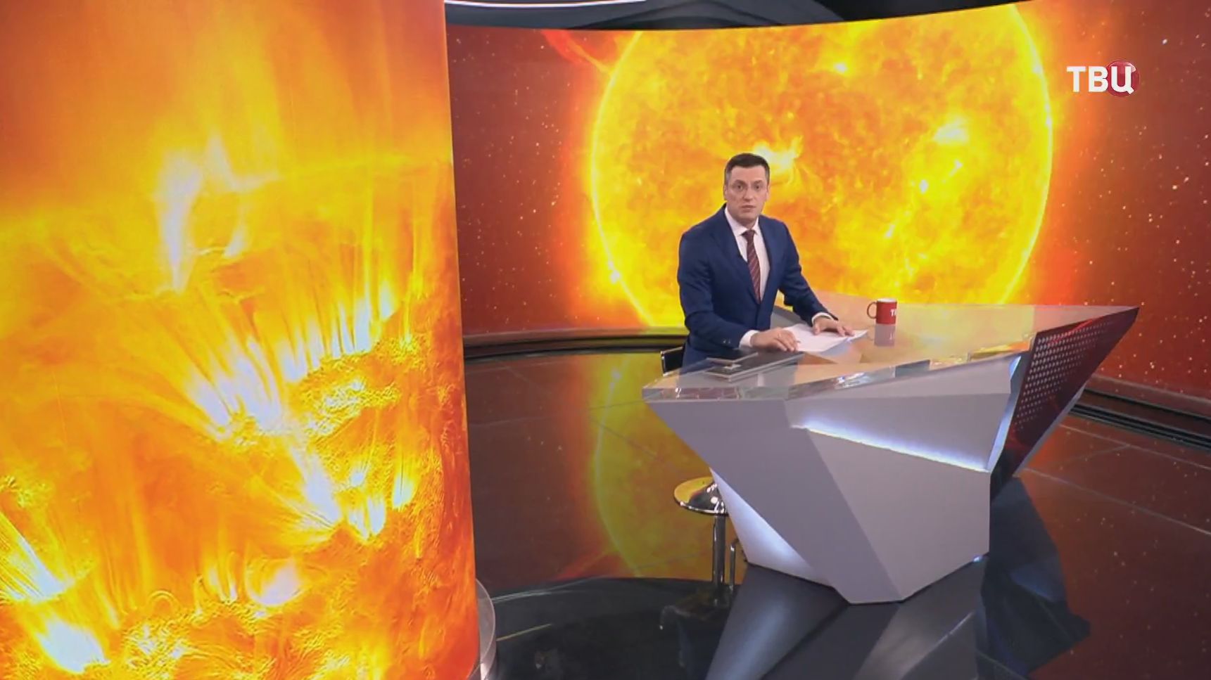 На Солнце зафиксирована вспышка высочайшего класса мощности смотреть онлайн