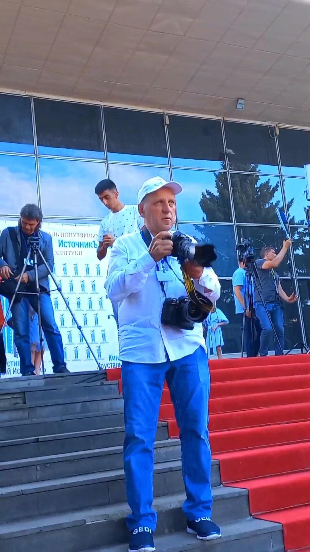 Евгений Михайленко Фотограф Хрустальный ИсточникЪ 2021 смотреть онлайн