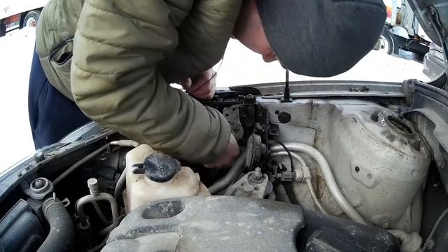 КИА СИД меняем лампочку смотреть онлайн