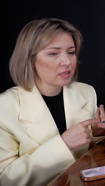 О ПРИНЯТИИ ВОЗРАСТА // Елена Помазан в подкасте «Контент 40+»