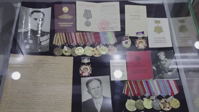 В Армавире на выставке «Герои СВОего времени» представлено более 50 экспонатов смотреть онлайн