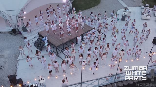 Флешмоб на Zumba White Party - Open Air 2023 смотреть онлайн