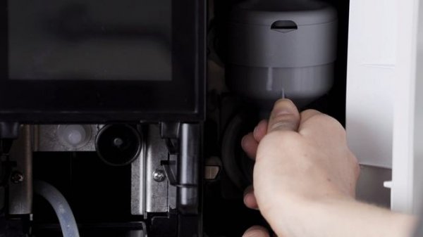 WMF 1100 S_Replacing Choc Dispensing Hose_en