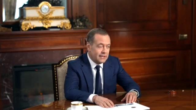 🔥Заявления Дмитрия Медведева: будет ли ЕС извиняться и возобновит ли поставки газа и нефти? смотреть онлайн