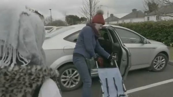 Life Vision Pre-Intermediate (A2/B1) Documentary Unit 6 Welcome Refugees