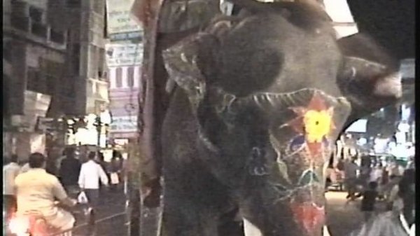 19.4 .2009  Бон Махарадж. А с 1.18.20 до 1.22.50  Матхура. Гурудев благословил Деваки