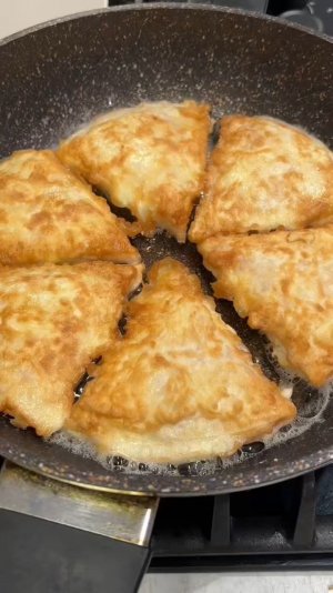 Лаваш с начинкой на сковороде