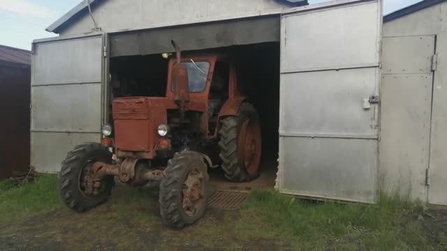 Начало НОВОГО проекта!  (1 серия. Как Т-40 АМ появился в гараже. Первый запуск. Первый движняк.)