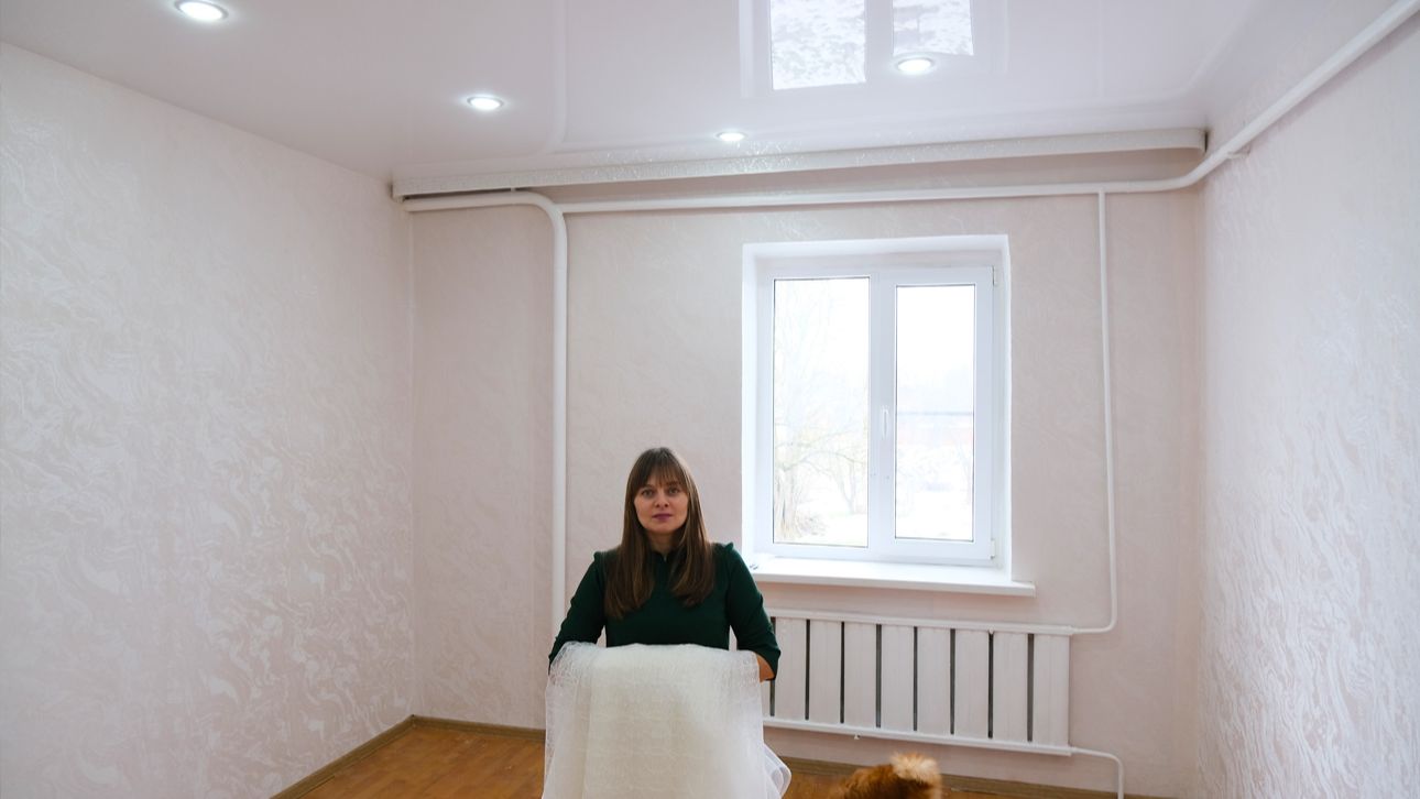 НОВЫЙ ПОТОЛОК И ШТОРЫ. ПРЕОБРАЗИЛИ комнату за копейки! ГОРА  пельменей. 892 ИЗ ГОРОДА В ДЕРЕВНЮ