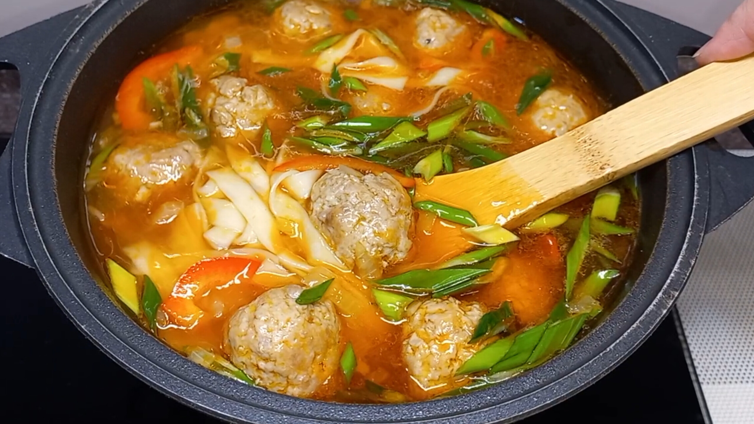 Этот суп частый гость на нашем столе СУП с ФРИКАДЕЛЬКАМИ - просто, быстро, вкусно! смотреть онлайн