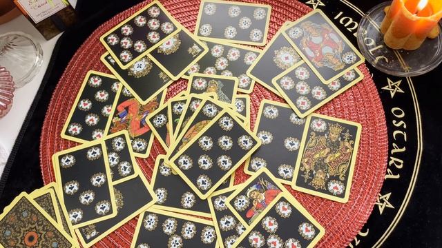 ♥️Червонная дама. Гадание на игральных картах
