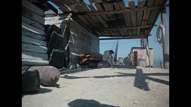 Уходит рыбак в свой опасный путь - Человек-амфибия..mp4 смотреть онлайн