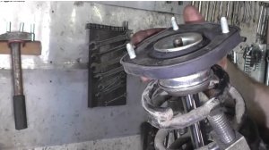 Замена задней стойки Hyundai Tucson