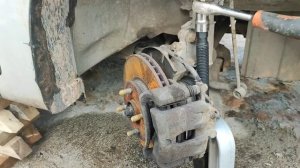 снимаю шаровую опору ступицы хёндай солярис.