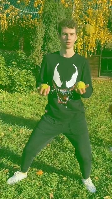 Иванчелла с женой жанглируют. (видео взято с его ТГ канала👉t.me Ivachelayt