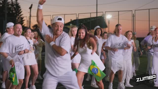 Флешмоб от Anddy и Tay на Zumba White Party - Open Air 2025 смотреть онлайн