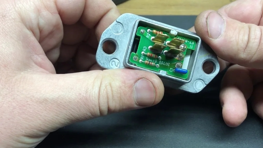 Проверка резистора отопителя Honda Civic (Хонда Цивик). Checking The Honda Civic Heater Resistor.