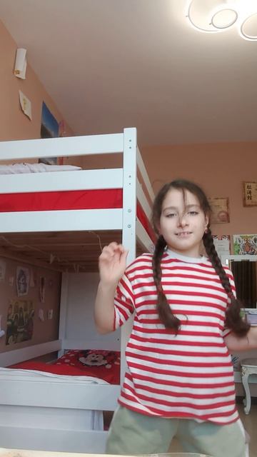 танцую под песню только в кожаных штанах