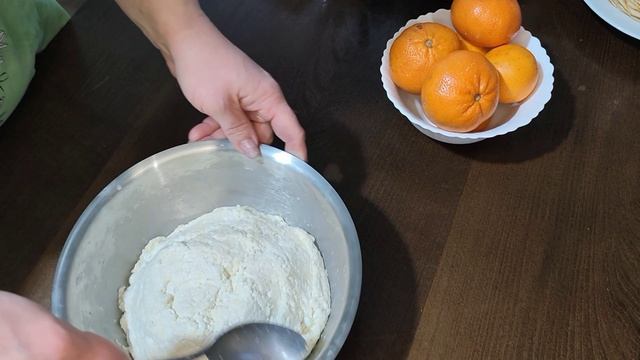 вкусные и нежные сырники, готовлю без манки,иа есть готова каждый день на завтрак