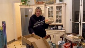 Богатая Анкора привезла гуманитарку в Париж! Во Франции нет молока,пришлось везти из Германии