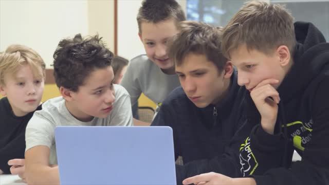 Детский тематический лагерь Enjoy Camp Стартап в «Изумруде»