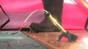 Дно КИПИТ!! ЖОР по последнему льду!!!! Зимняя рыбалка на леща, карася