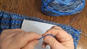 Соединяю вместе две нитки в вязание. Мой опыт.