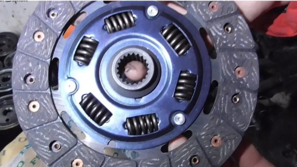 Замена диска сцепления Daewoo Sens ZAZ Sens ZAZ Chance
