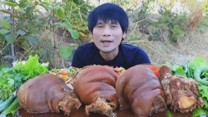 MUKBANG 🍗Тушёные свиные ножки с морепродуктами и салатом из фасоли, очень вкусно 😋! АСМР МУКБАНГ